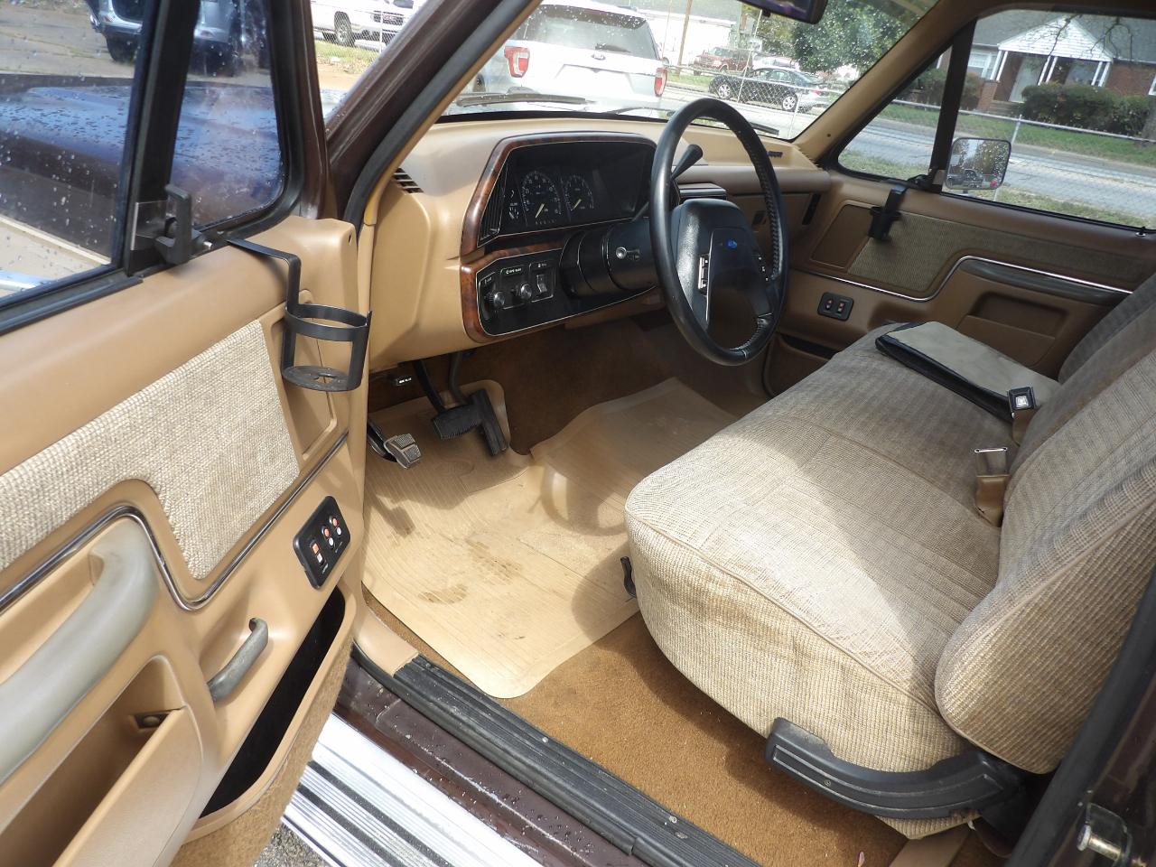 Ford F-150 S Reg. Cab Short Bed 2WD 1988