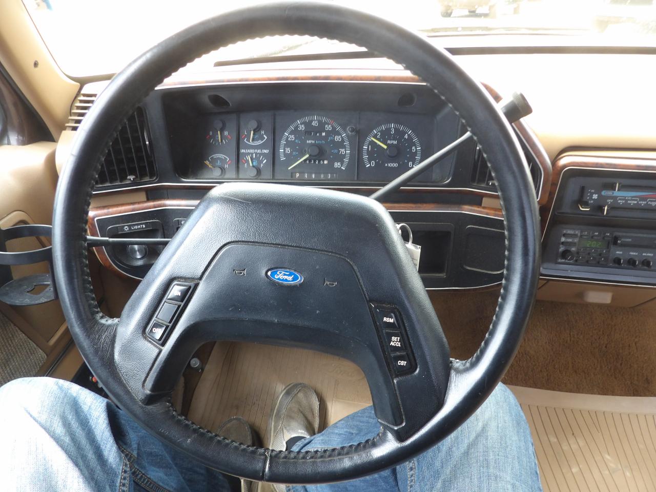 Ford F-150 S Reg. Cab Short Bed 2WD 1988