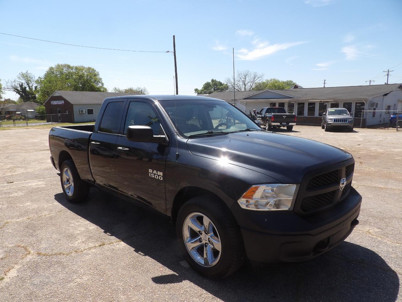 RAM 1500 Tradesman Quad Cab 4WD 2016