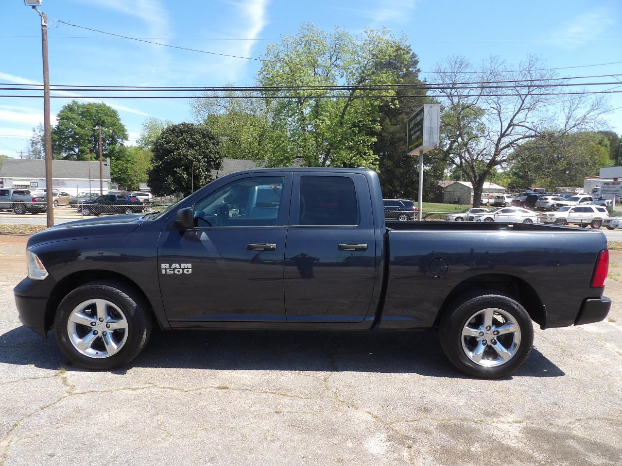 RAM 1500 Tradesman Quad Cab 4WD 2016