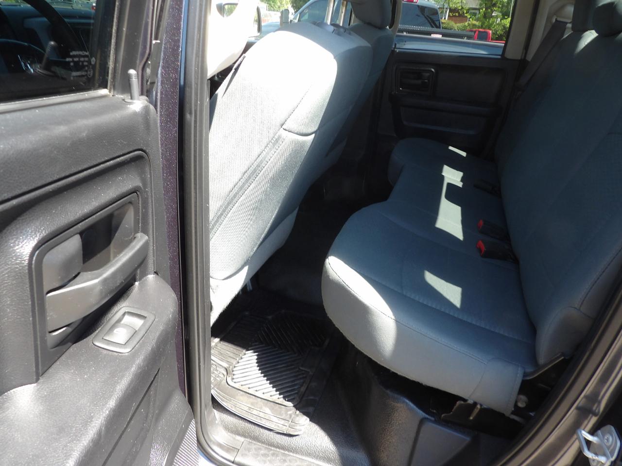 RAM 1500 Tradesman Quad Cab 4WD 2016