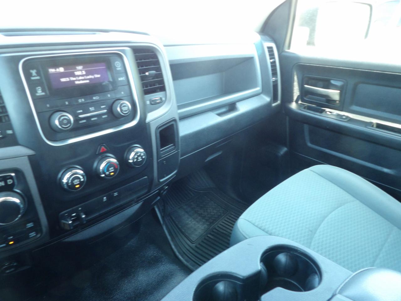 RAM 1500 Tradesman Quad Cab 4WD 2016
