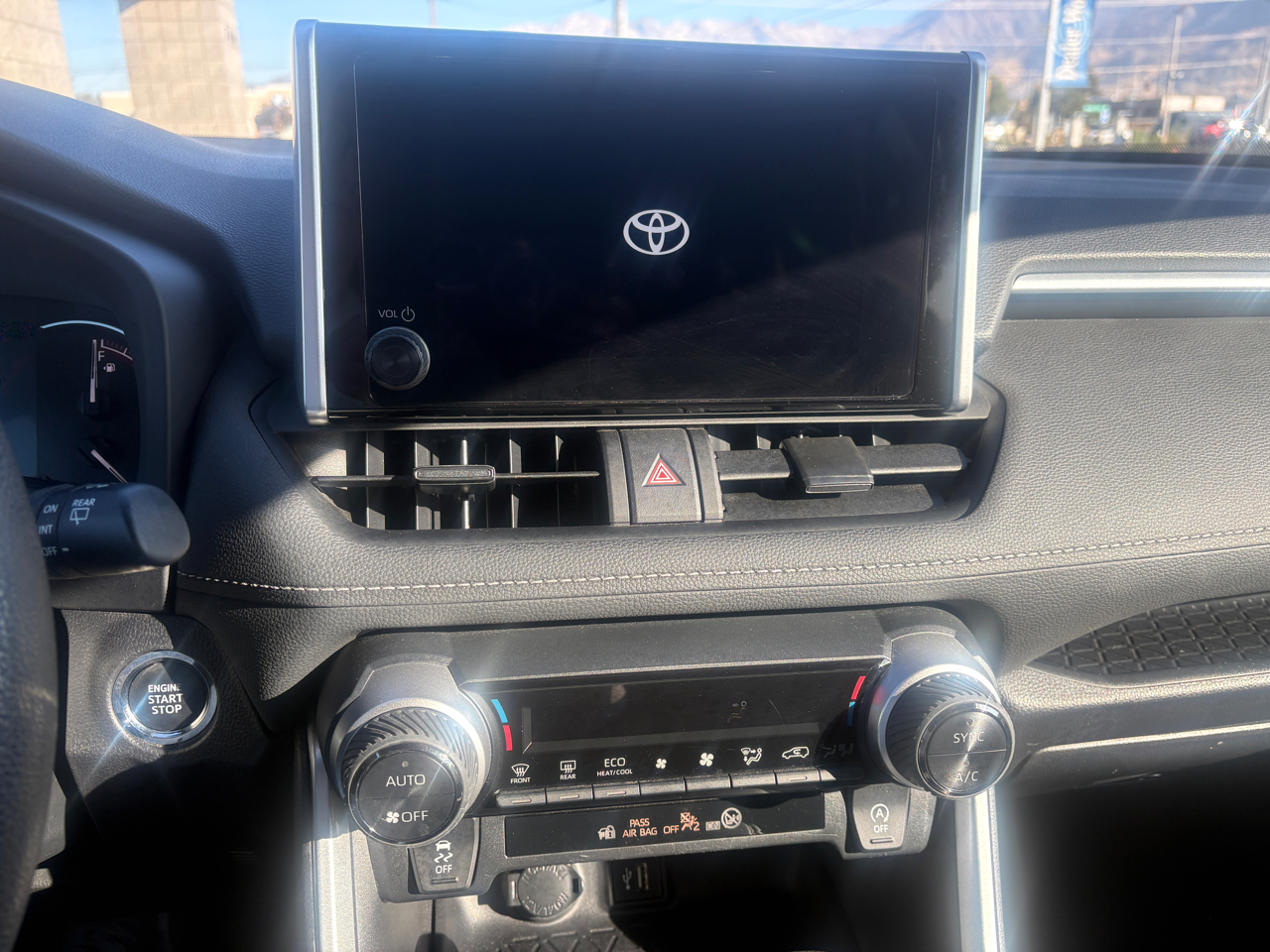 Toyota RAV4 XLE AWD 2024 Toyota RAV4 XLE AWD 2024