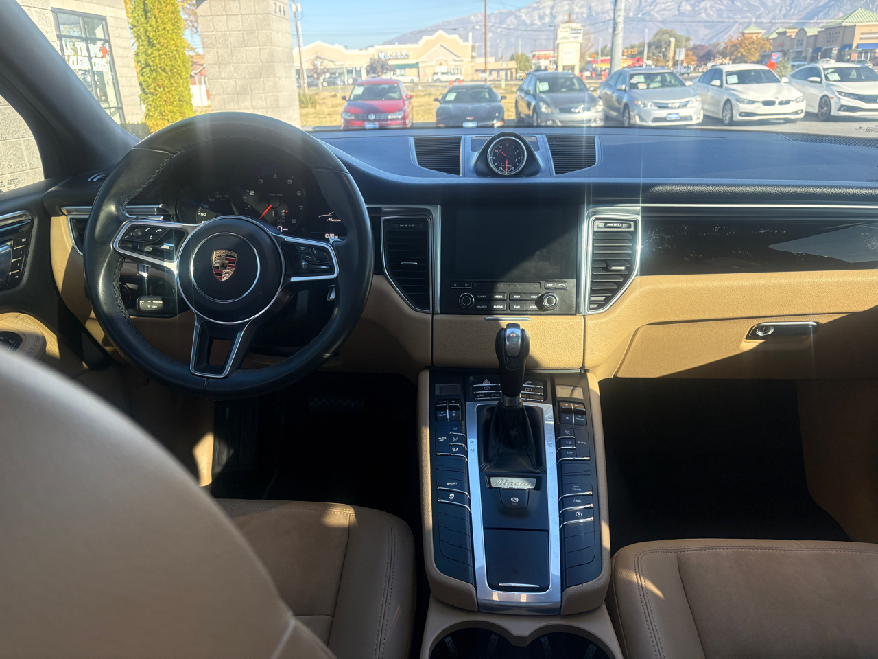 Porsche Macan  2018 Porsche Macan  2018