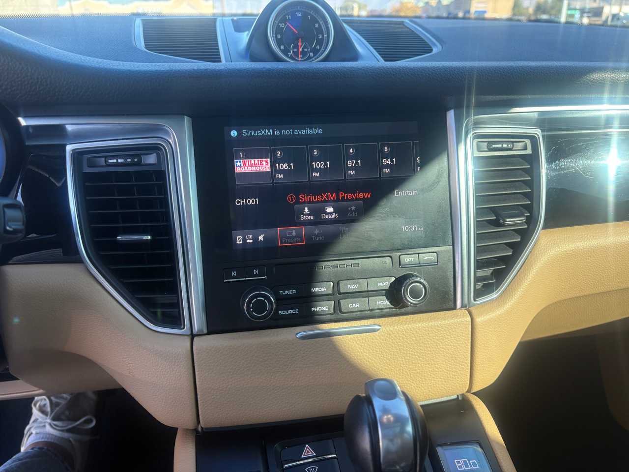 Porsche Macan  2018 Porsche Macan  2018