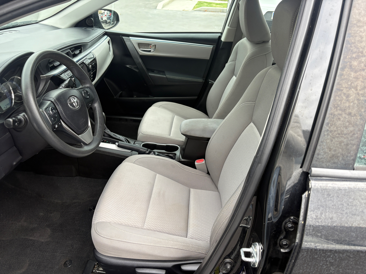 Toyota Corolla 4dr Sdn CVT LE (Natl) 2014