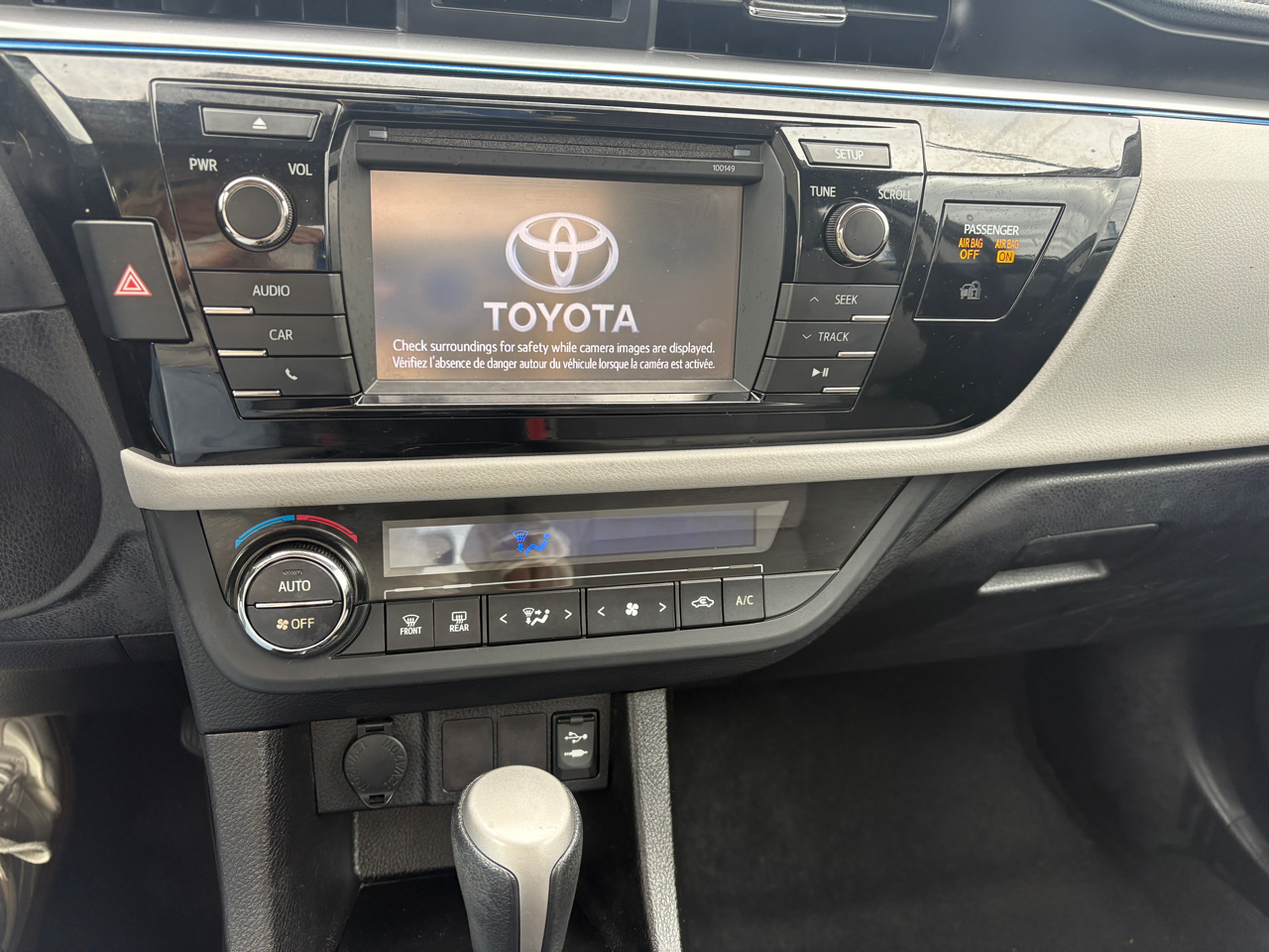 Toyota Corolla 4dr Sdn CVT LE (Natl) 2014