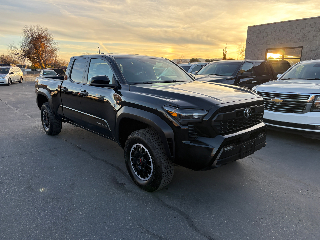 2024 Toyota Tacoma TRD Double Cab 4x4 photo 2