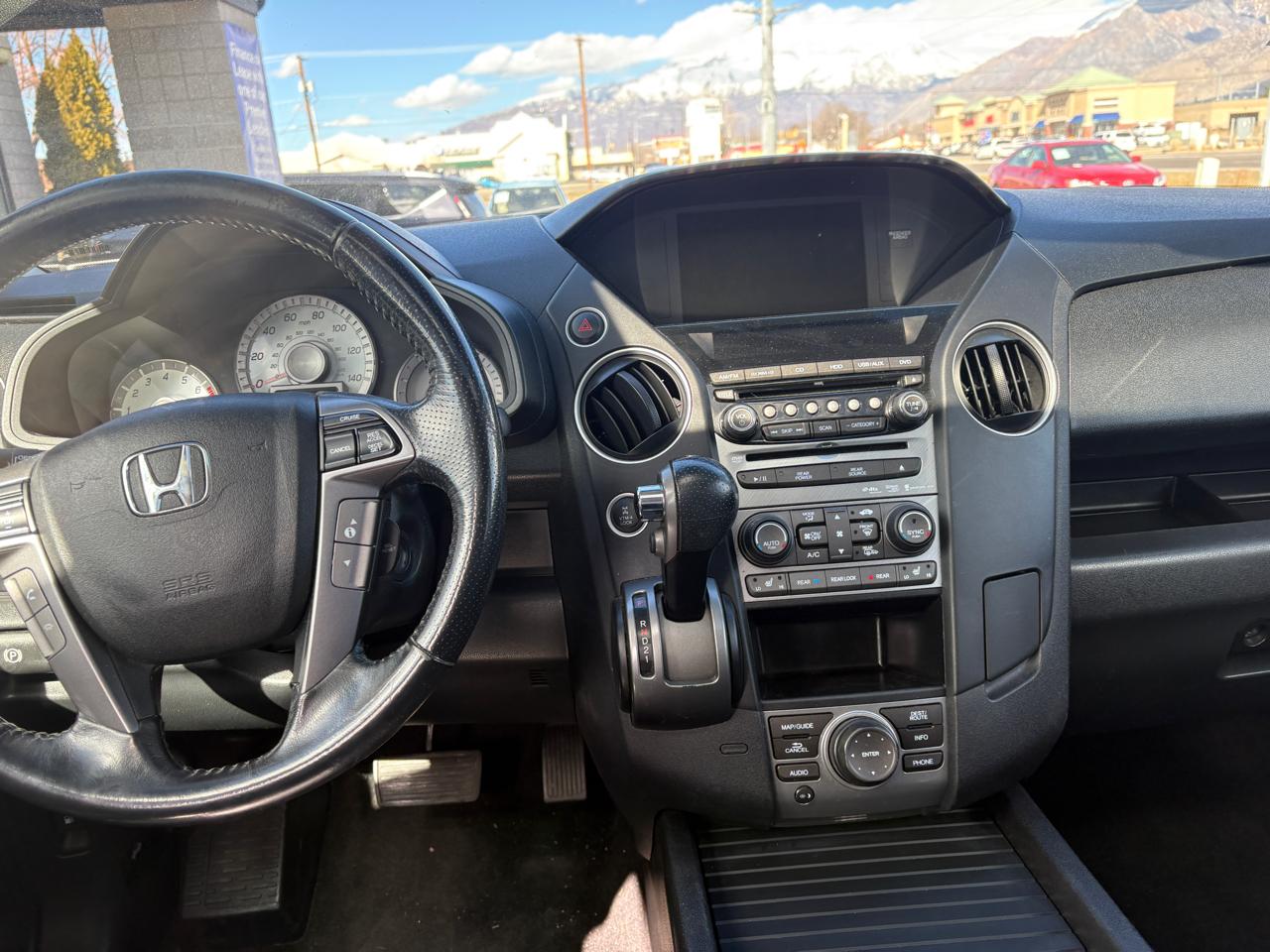 Honda Pilot 4WD 4dr Touring w/RES & Navi 2012