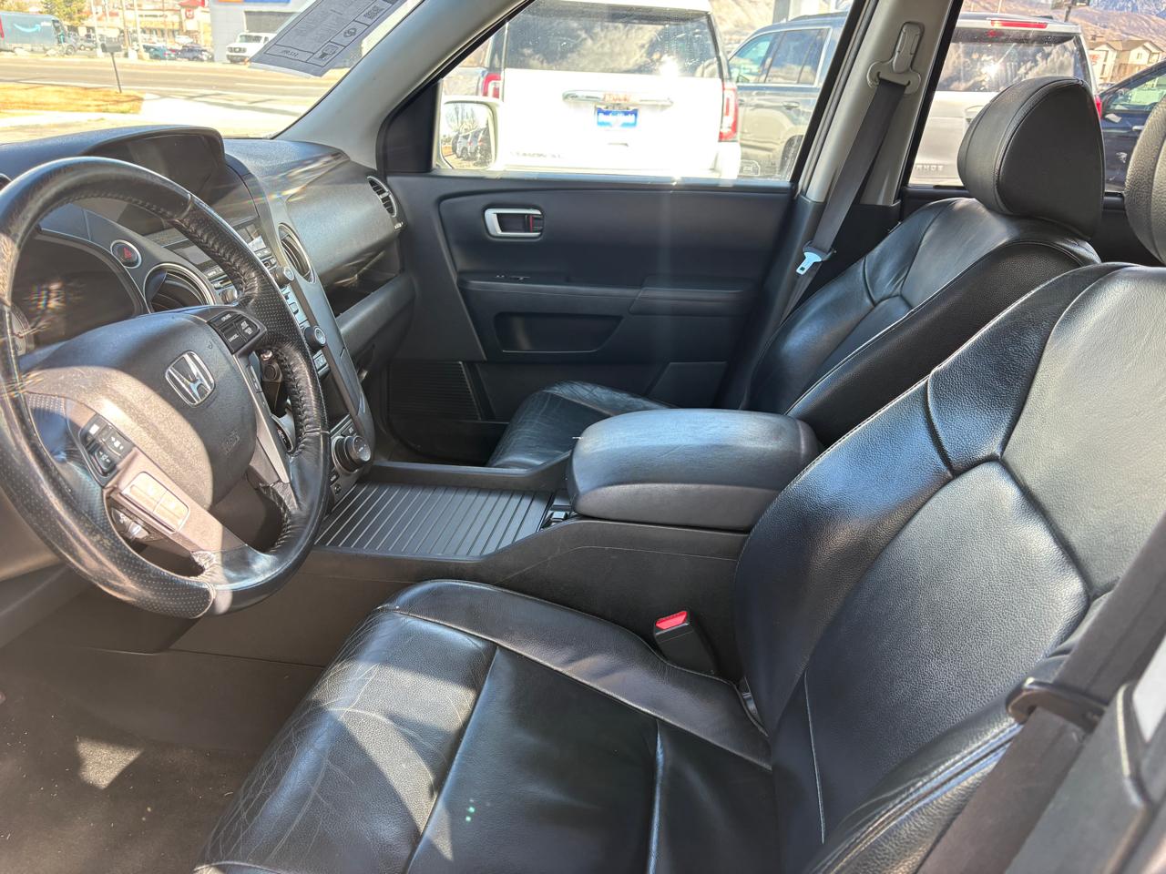 Honda Pilot 4WD 4dr Touring w/RES & Navi 2012