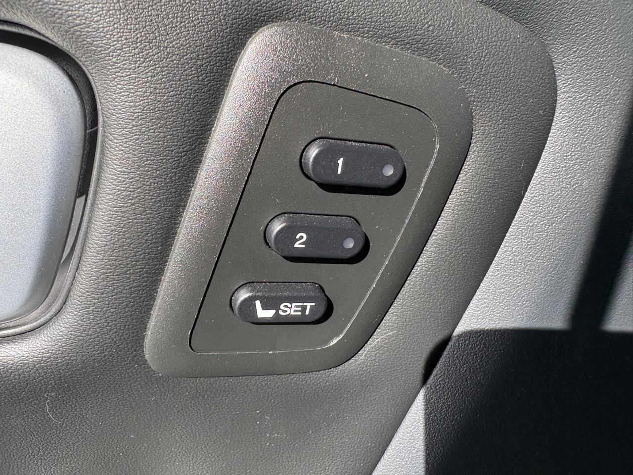 Honda Pilot 4WD 4dr Touring w/RES & Navi 2012