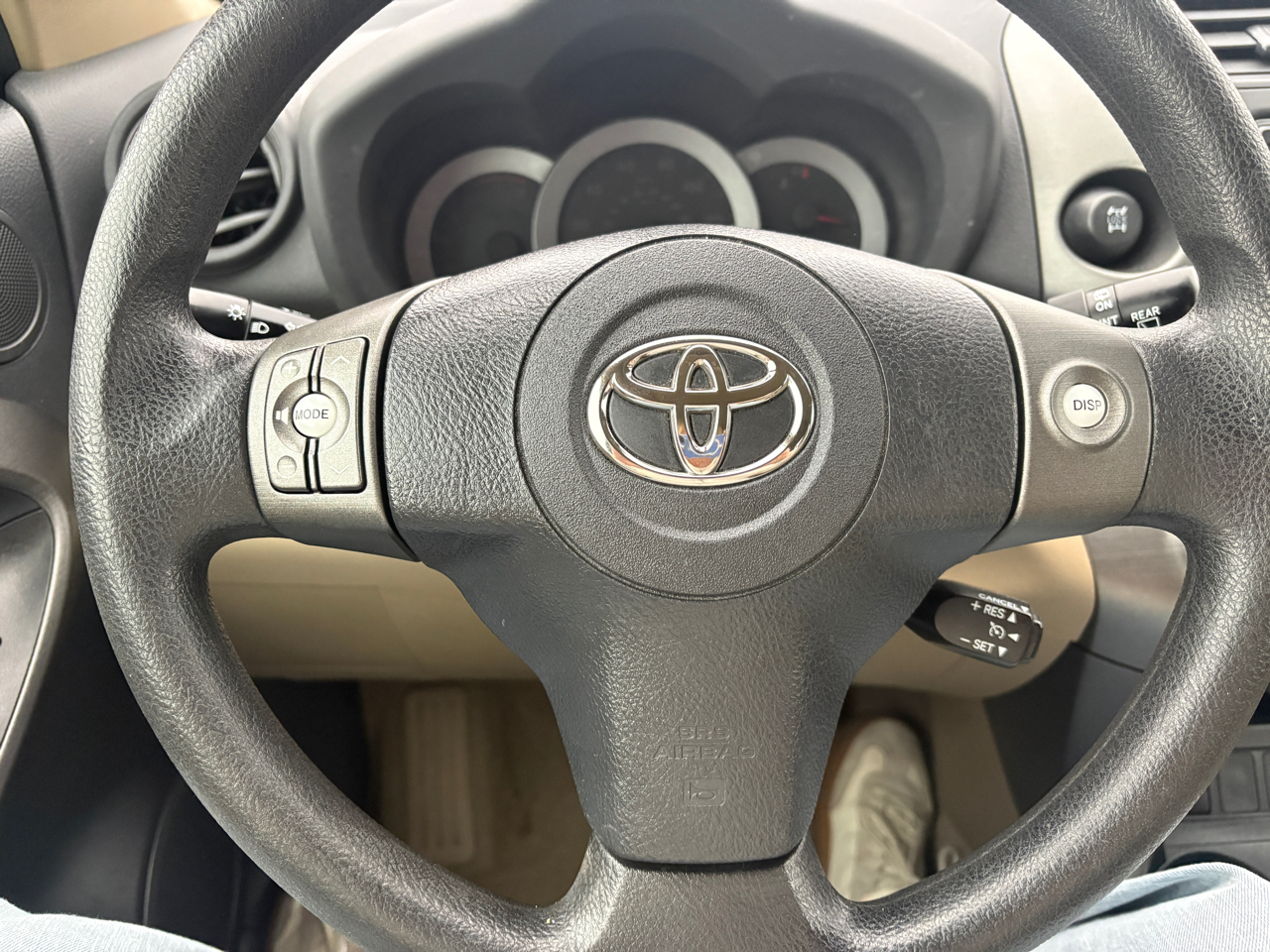 Toyota RAV4 4WD 4dr I4 (Natl) 2012