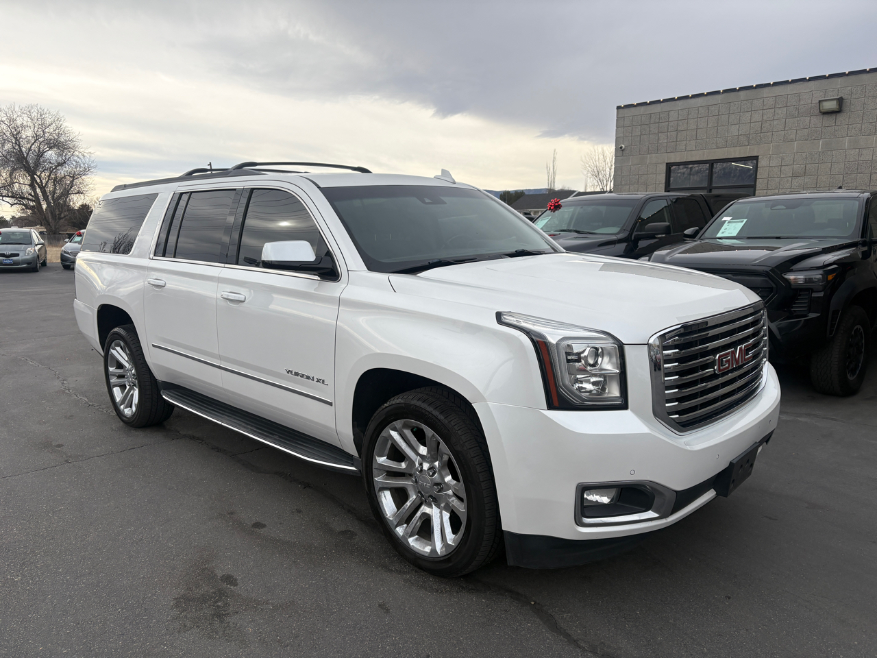 GMC Yukon XL 4WD 4dr SLT 2017