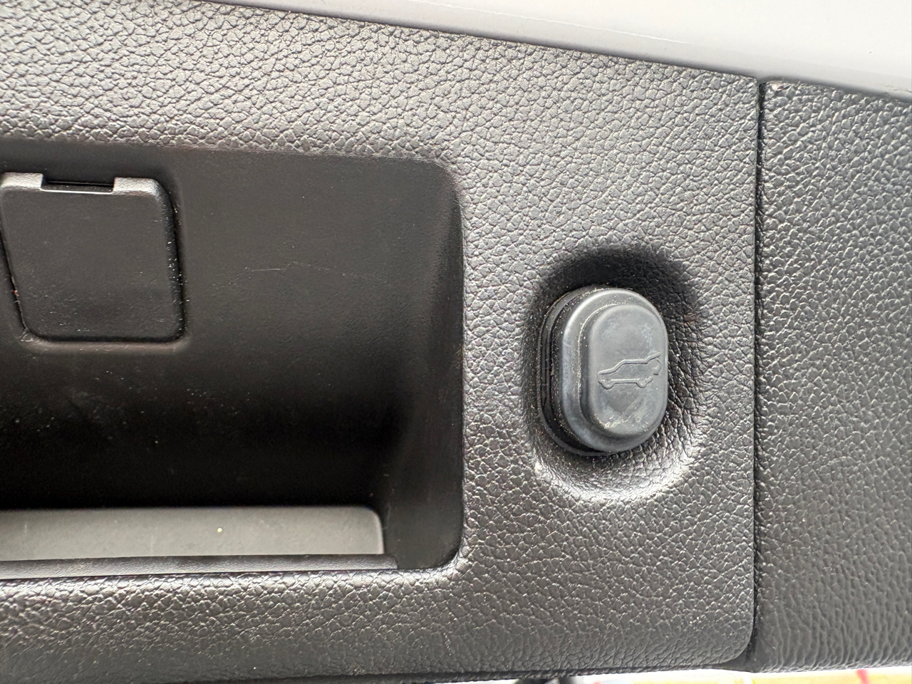 GMC Yukon XL 4WD 4dr SLT 2017