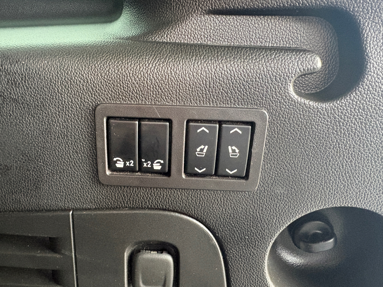 GMC Yukon XL 4WD 4dr SLT 2017