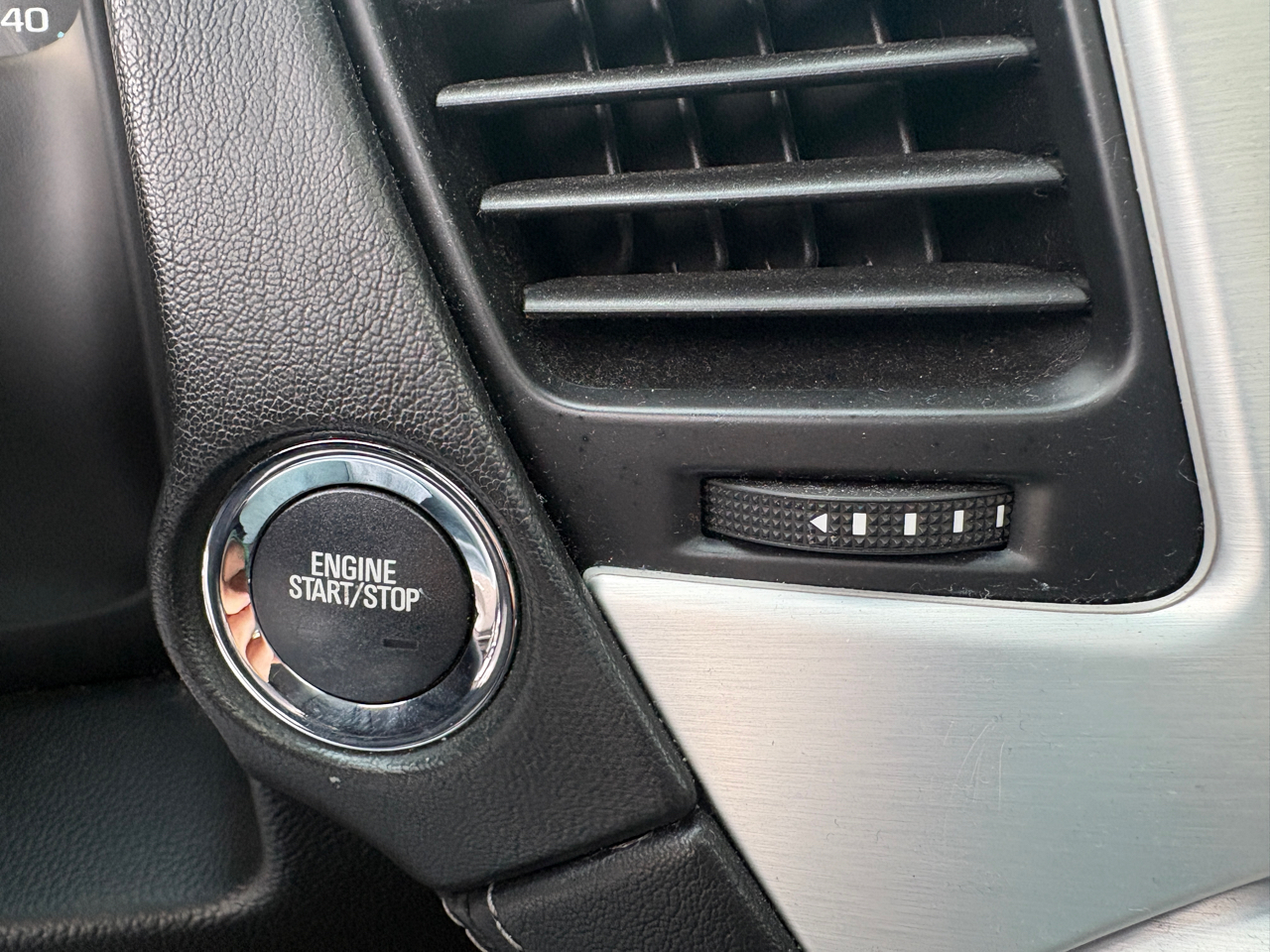 GMC Yukon XL 4WD 4dr SLT 2017