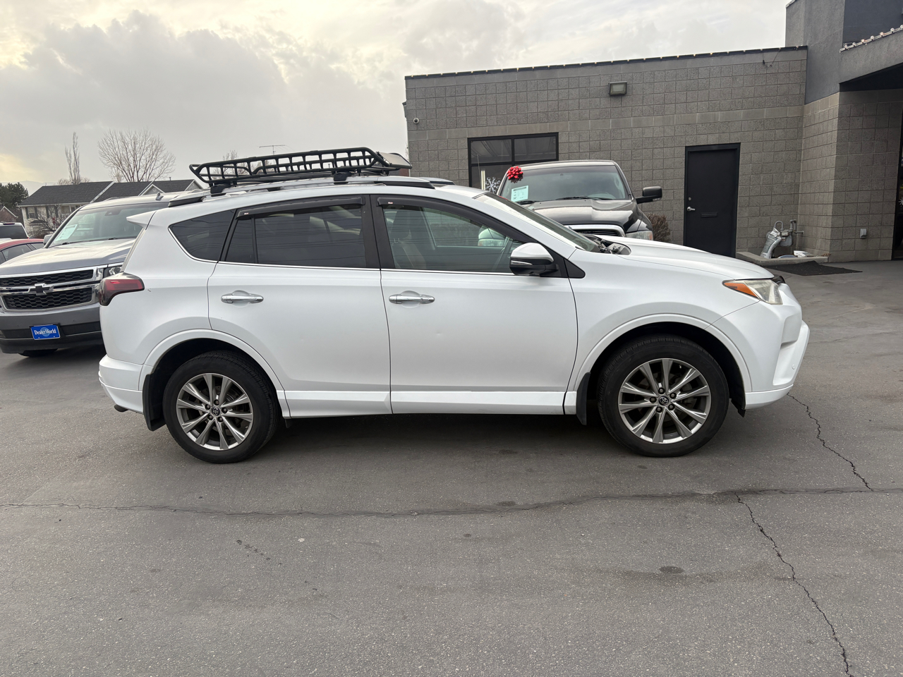 Toyota RAV4 Platinum AWD (Natl) 2017