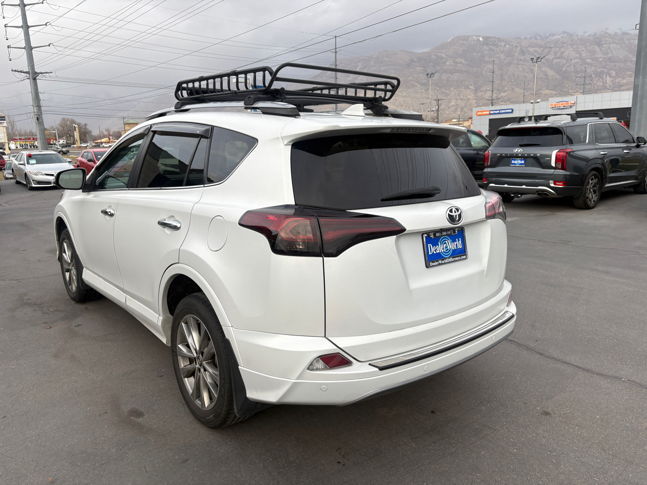 Toyota RAV4 Platinum AWD (Natl) 2017