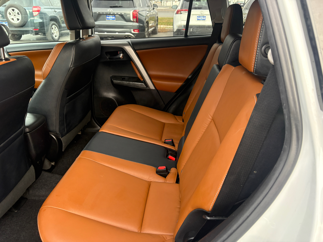 Toyota RAV4 Platinum AWD (Natl) 2017