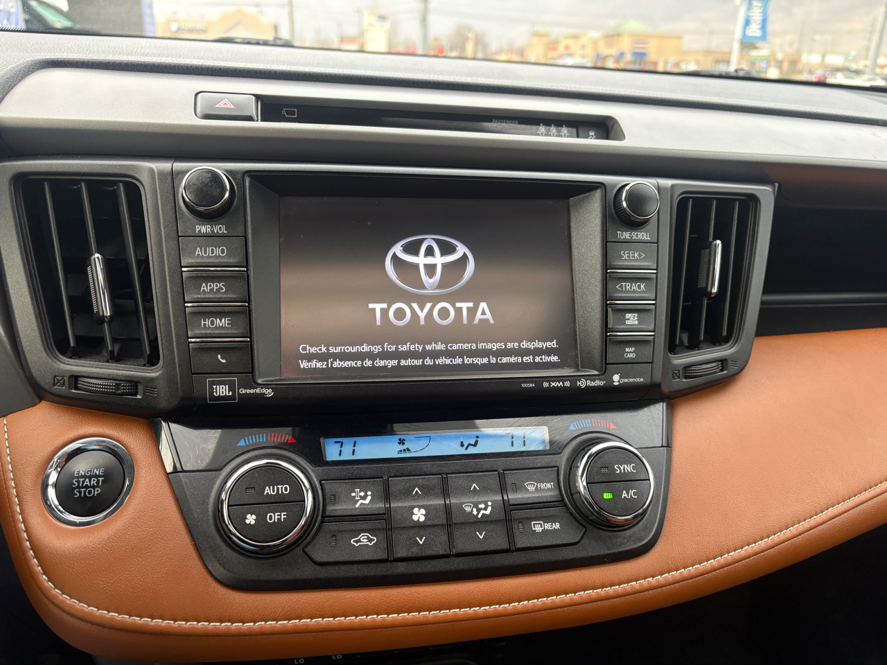 Toyota RAV4 Platinum AWD (Natl) 2017