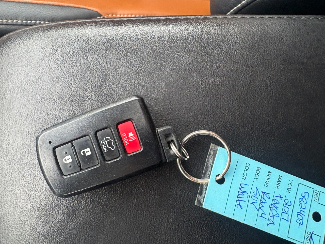 Toyota RAV4 Platinum AWD (Natl) 2017