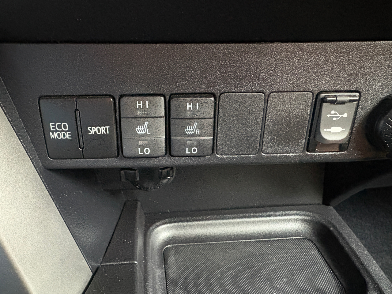 Toyota RAV4 Platinum AWD (Natl) 2017