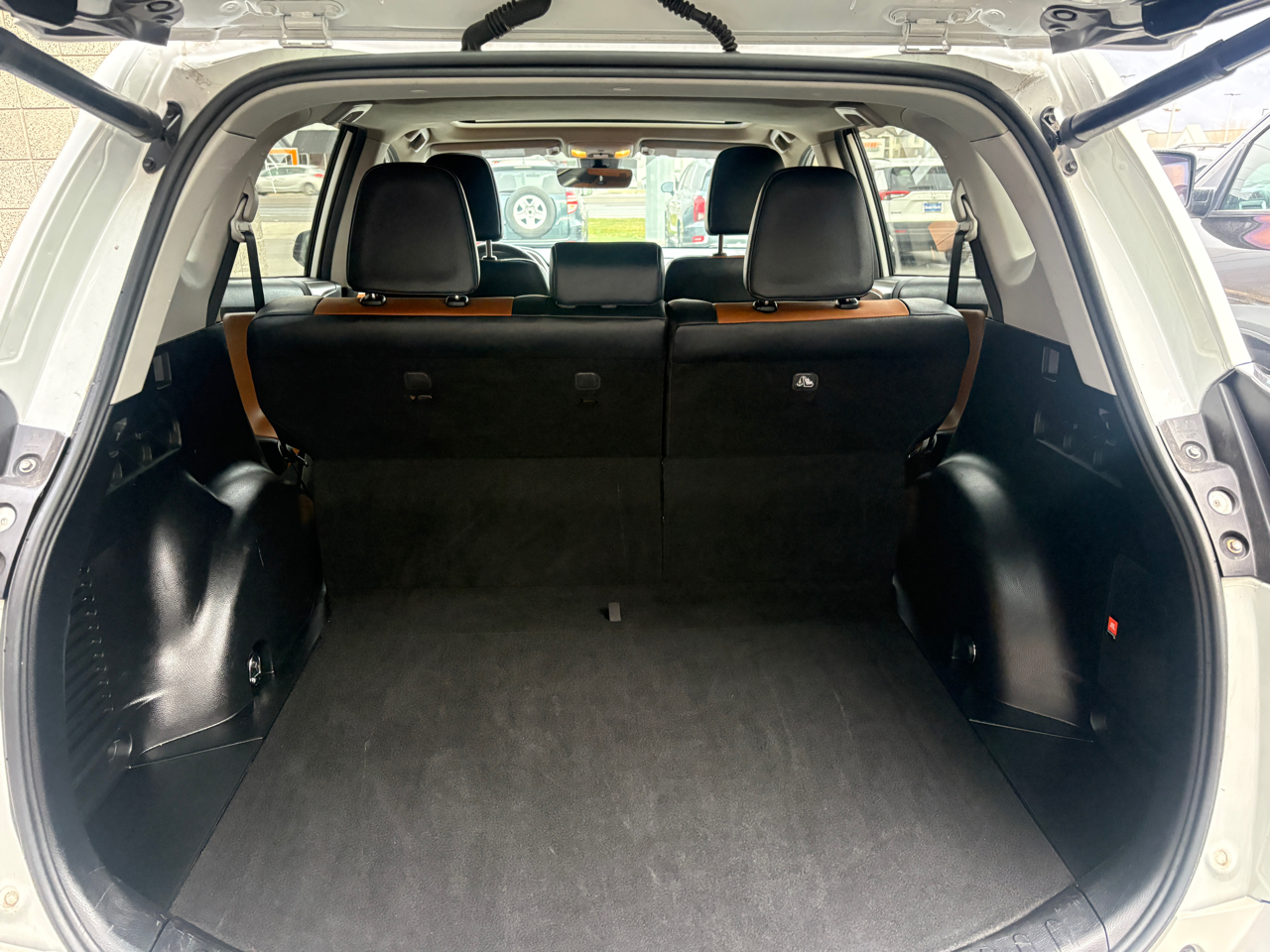 Toyota RAV4 Platinum AWD (Natl) 2017