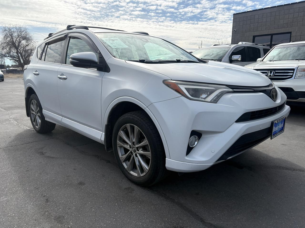 2017 Toyota RAV4 Platinum AWD (Natl)