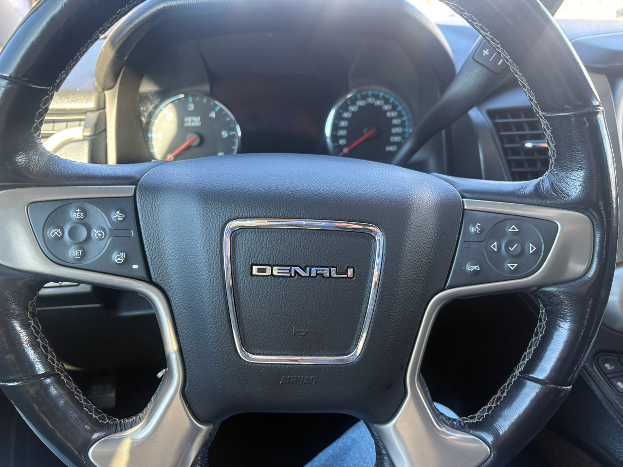 GMC Yukon XL 4WD 4dr Denali 2018