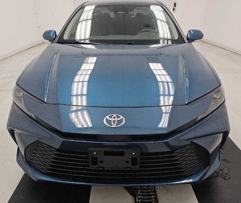 Toyota Camry LE (Natl) 2025