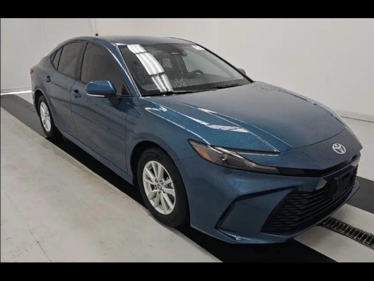 2025 Toyota Camry LE (Natl)