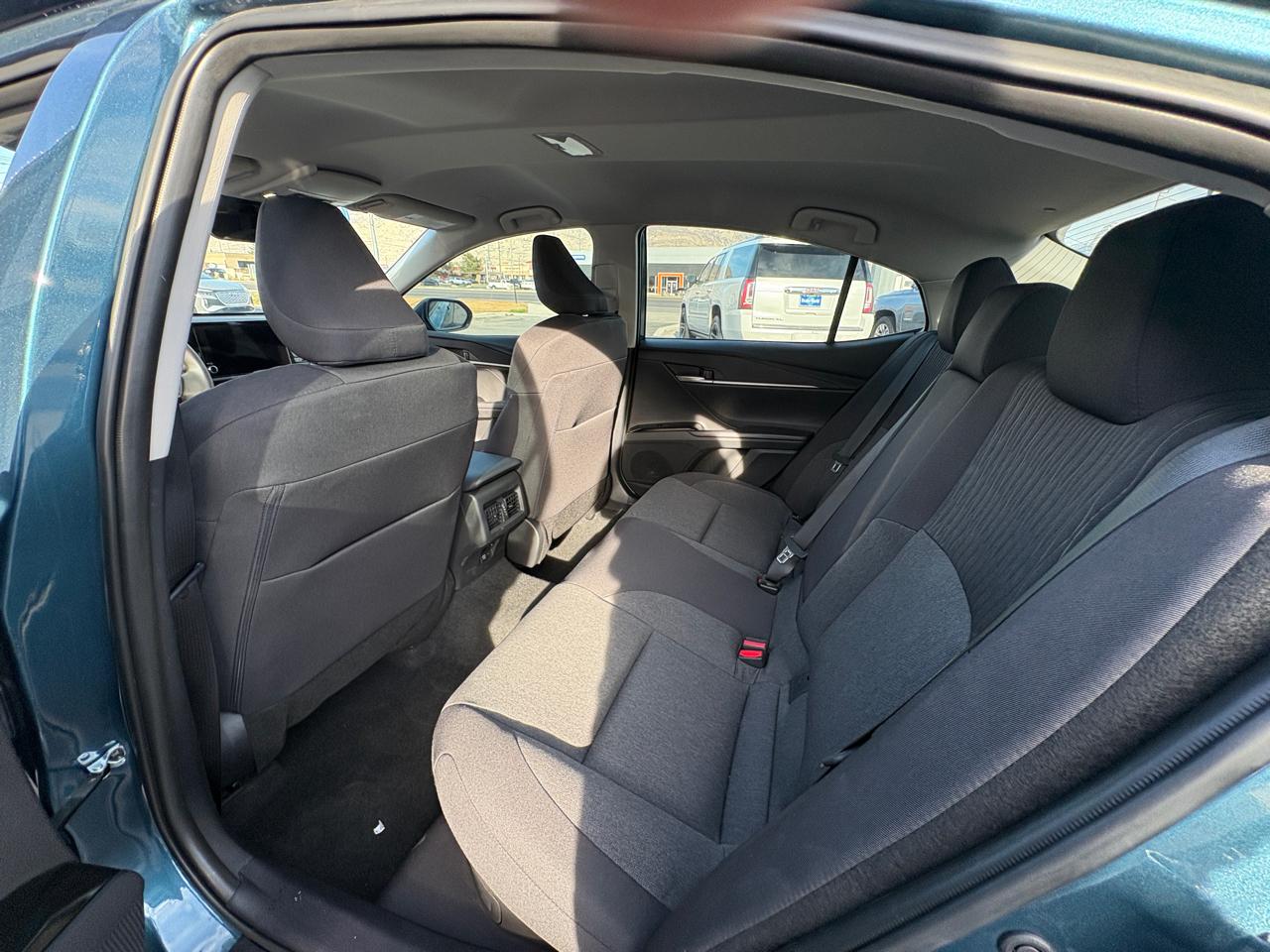 Toyota Camry LE Hyb 4D Sedan FWD 2025