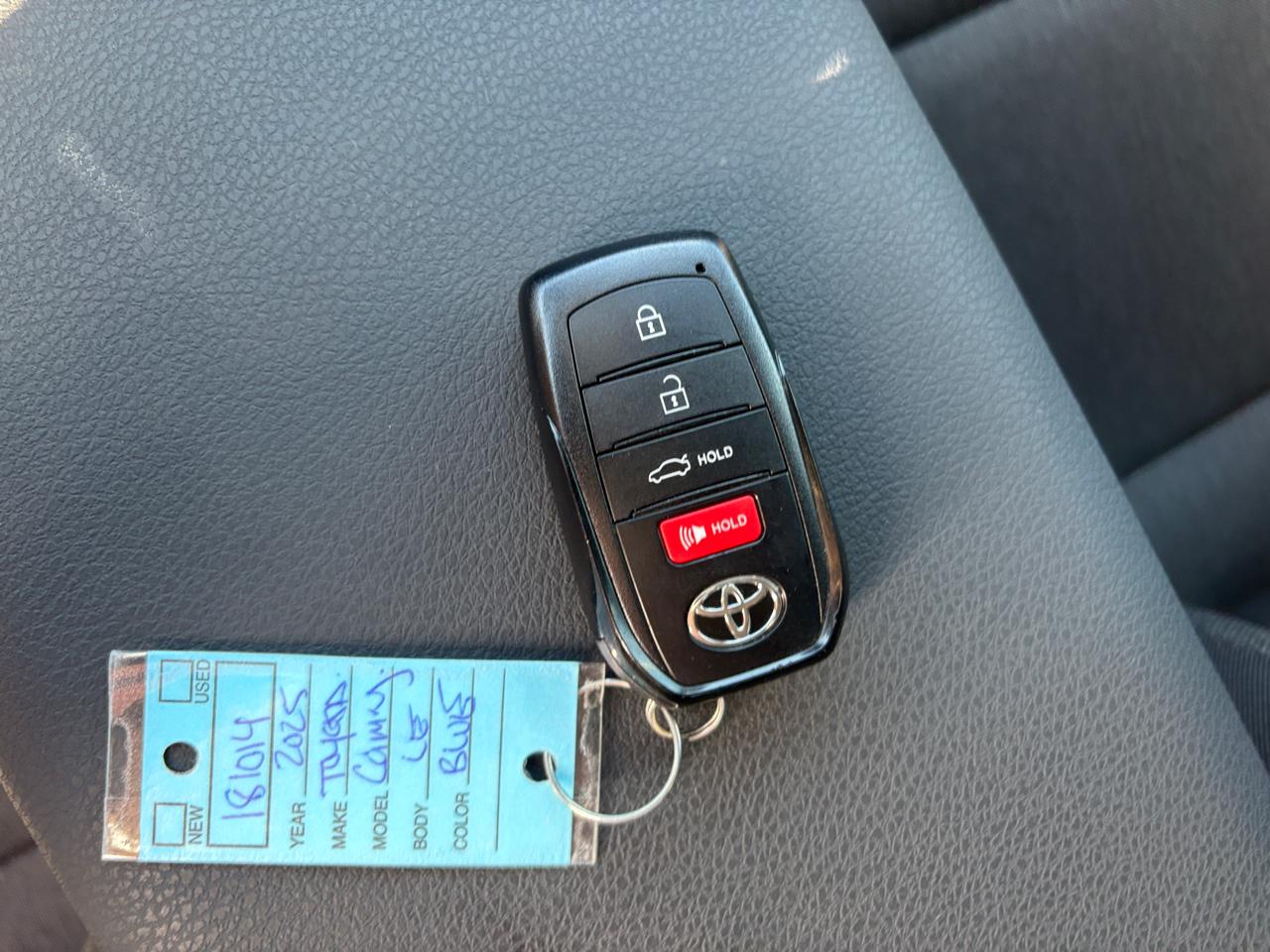 Toyota Camry LE Hyb 4D Sedan FWD 2025