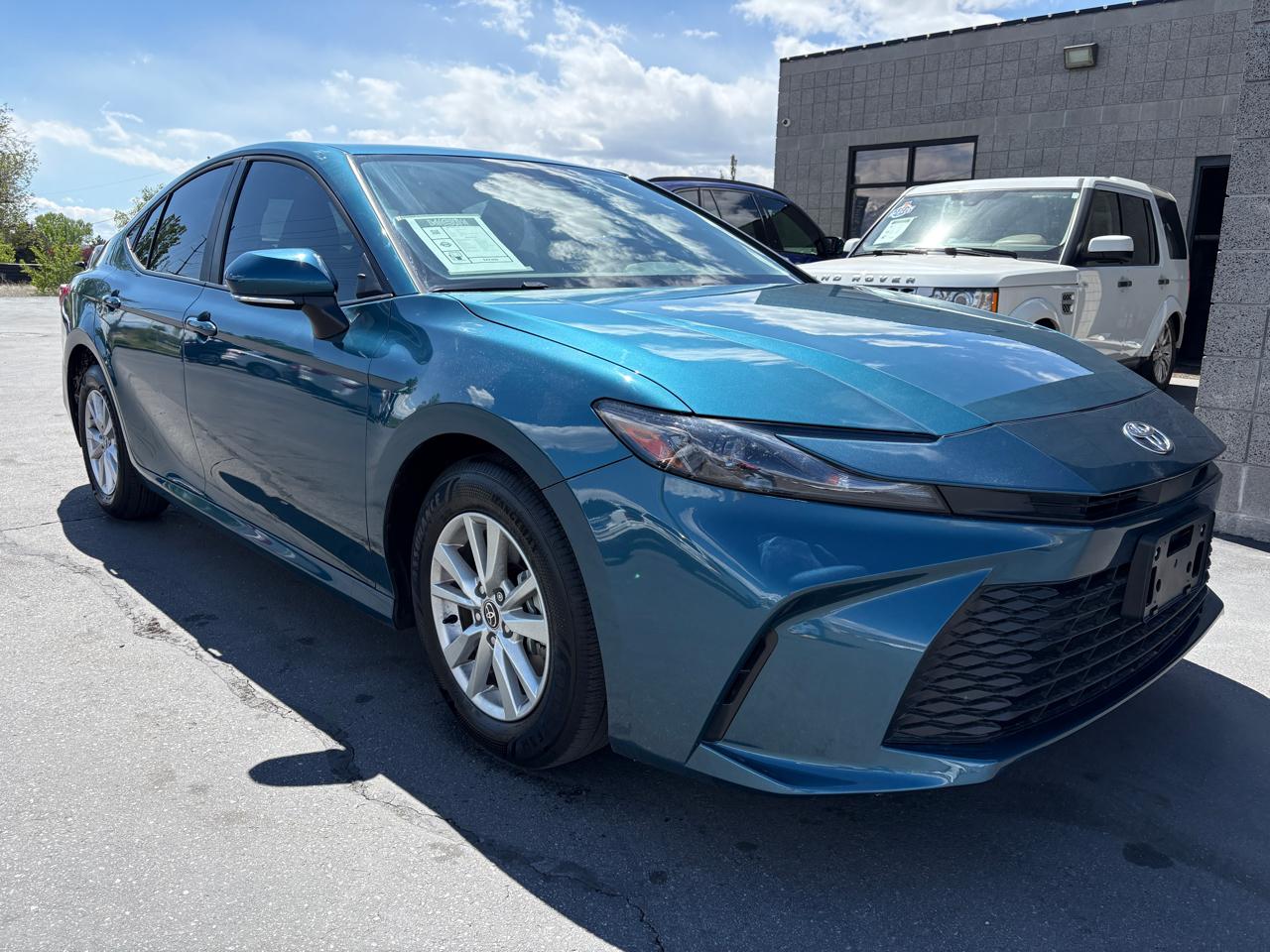 2025 Toyota Camry LE Hyb 4D Sedan FWD