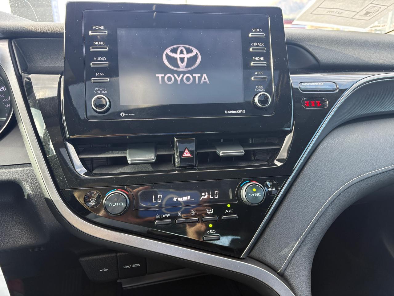 Toyota Camry SE Auto AWD (Natl) 2022