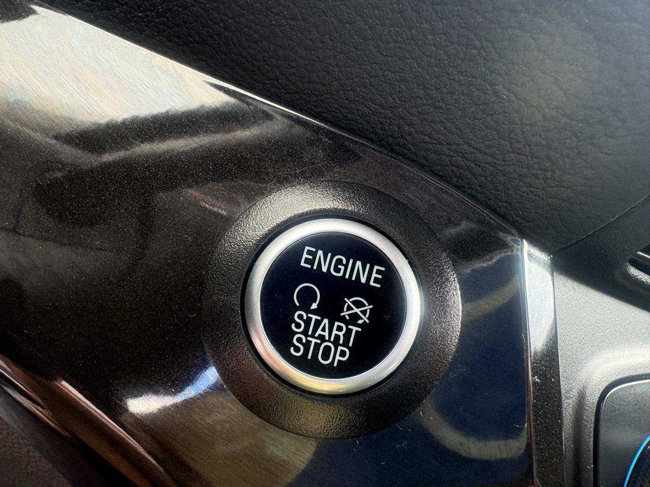 Ford Escape Titanium 4WD 2018