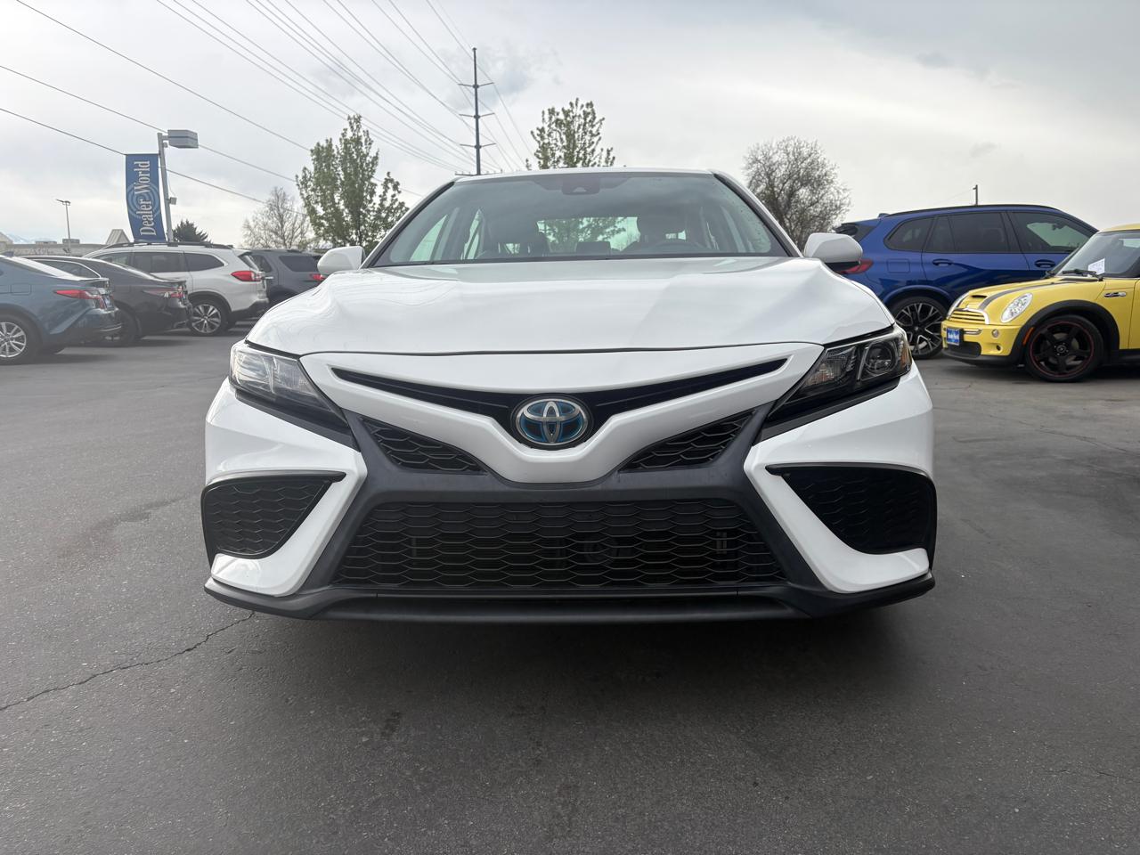 Toyota Camry Hybrid SE 4D Sedan 2021