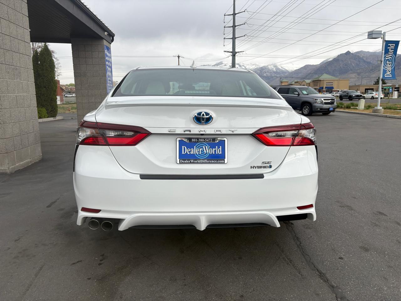 Toyota Camry Hybrid SE 4D Sedan 2021