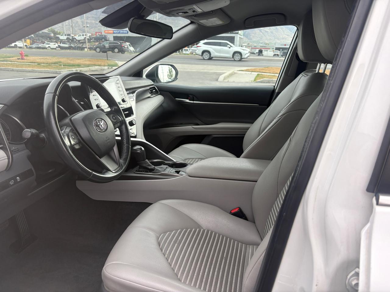 Toyota Camry Hybrid SE 4D Sedan 2021