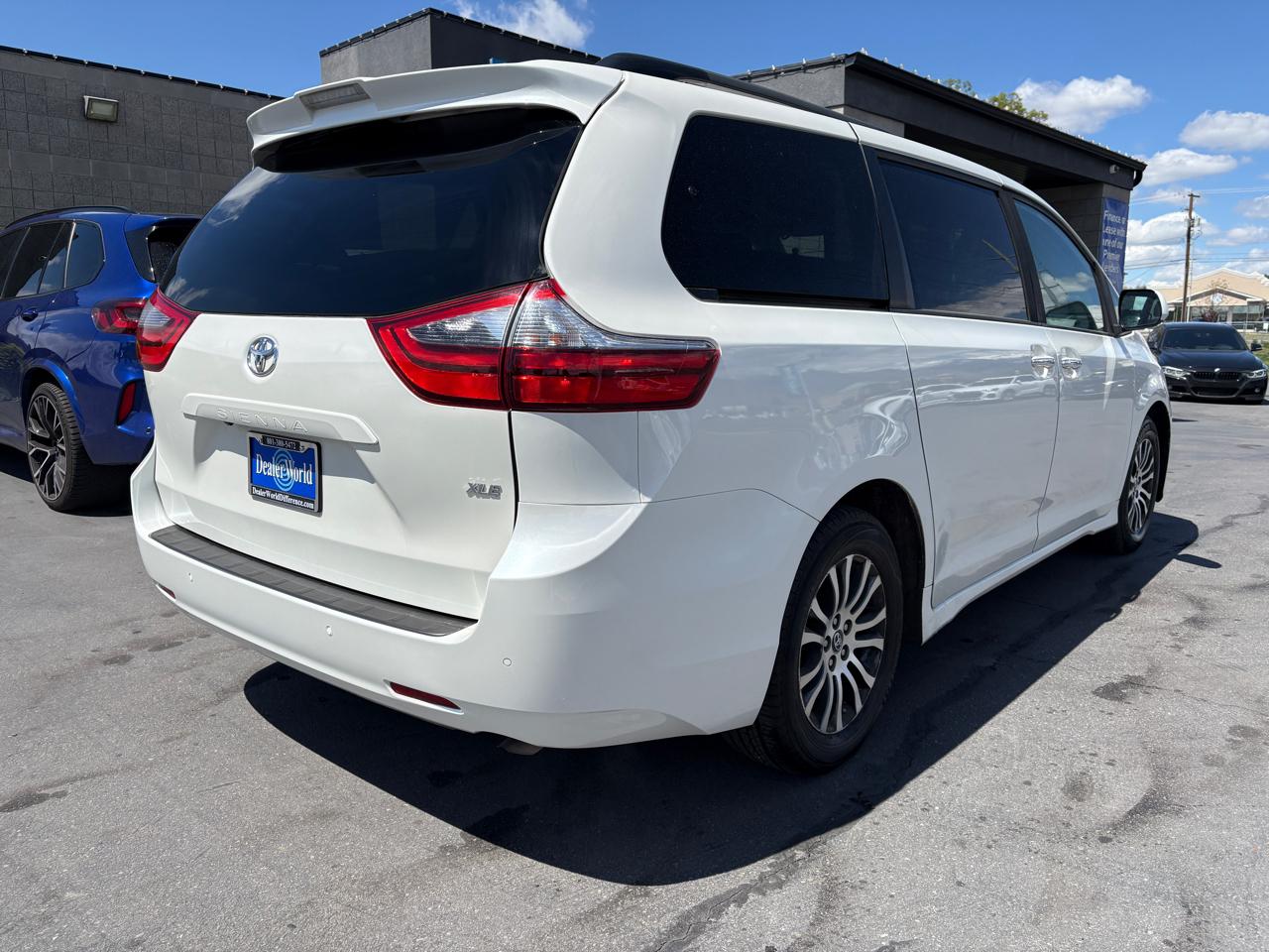 Toyota Sienna XLE Premium FWD 8-Passenger (Natl) 2020
