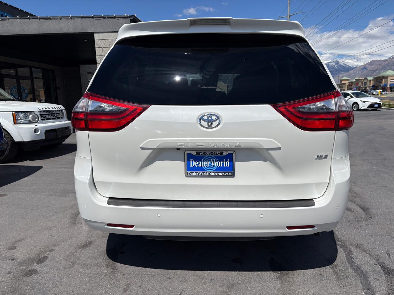 Toyota Sienna XLE Premium FWD 8-Passenger (Natl) 2020