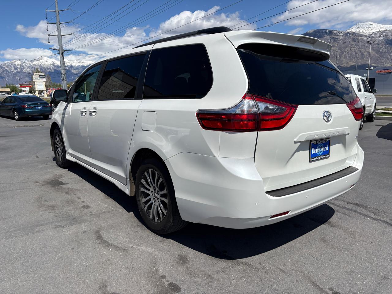 Toyota Sienna XLE Premium FWD 8-Passenger (Natl) 2020