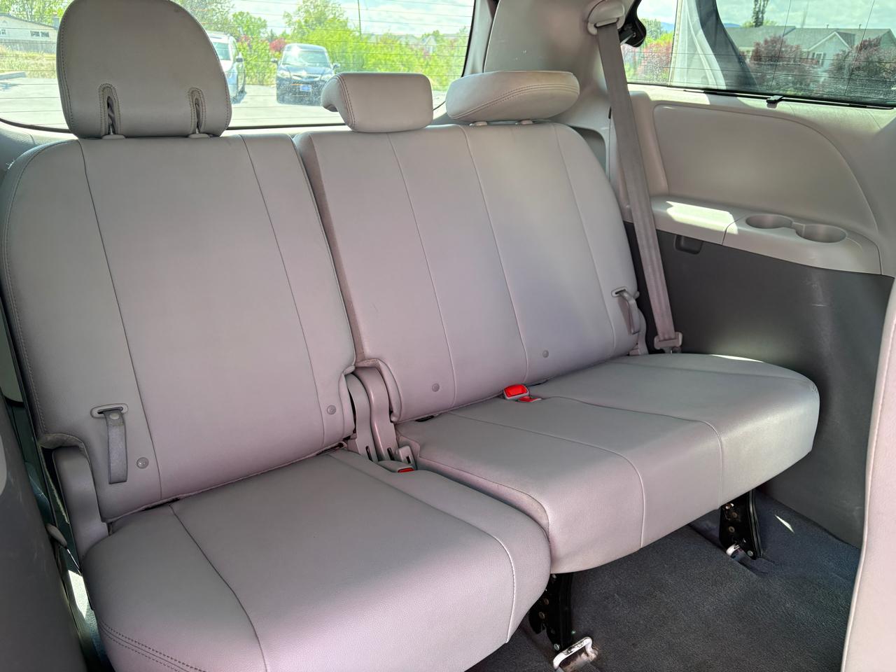 Toyota Sienna XLE Premium FWD 8-Passenger (Natl) 2020