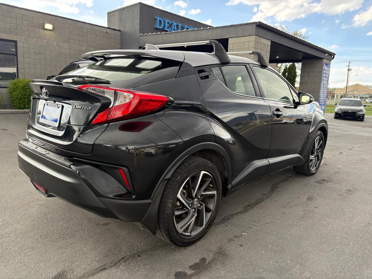 Toyota C-HR Nightshade FWD (Natl) 2021
