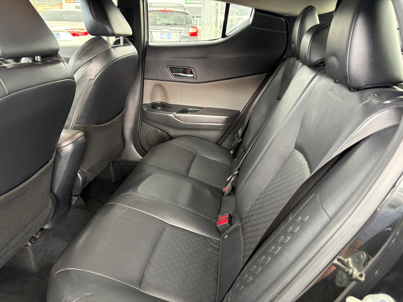 Toyota C-HR Nightshade FWD (Natl) 2021
