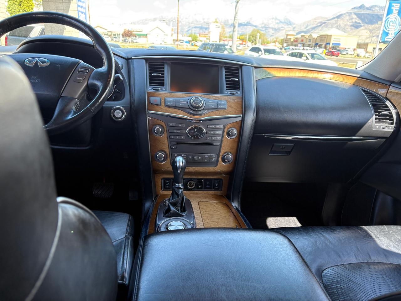 Infiniti QX56  2012