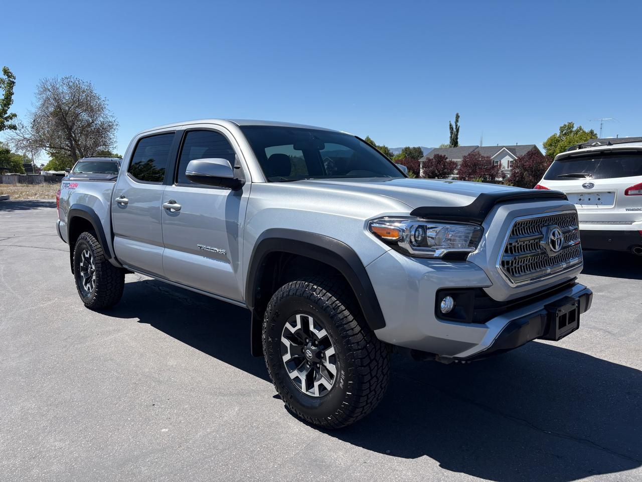 2017 Toyota Tacoma TRD Off Road Double Cab 5' Bed V6 4x4 MT (Natl)