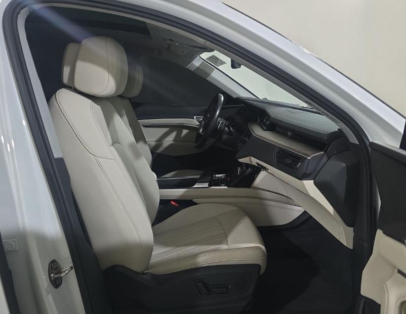 Audi E-Tron Premium quattro 2021