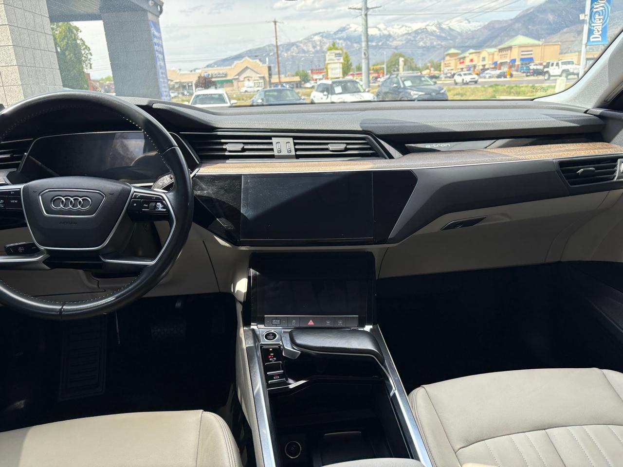 Audi E-Tron Premium quattro 2021