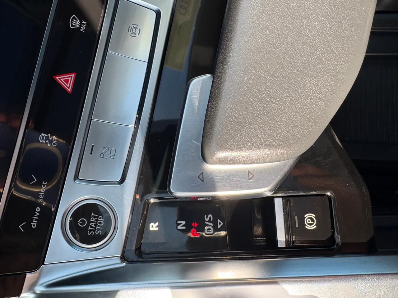 Audi E-Tron Premium Plus quattro 2021